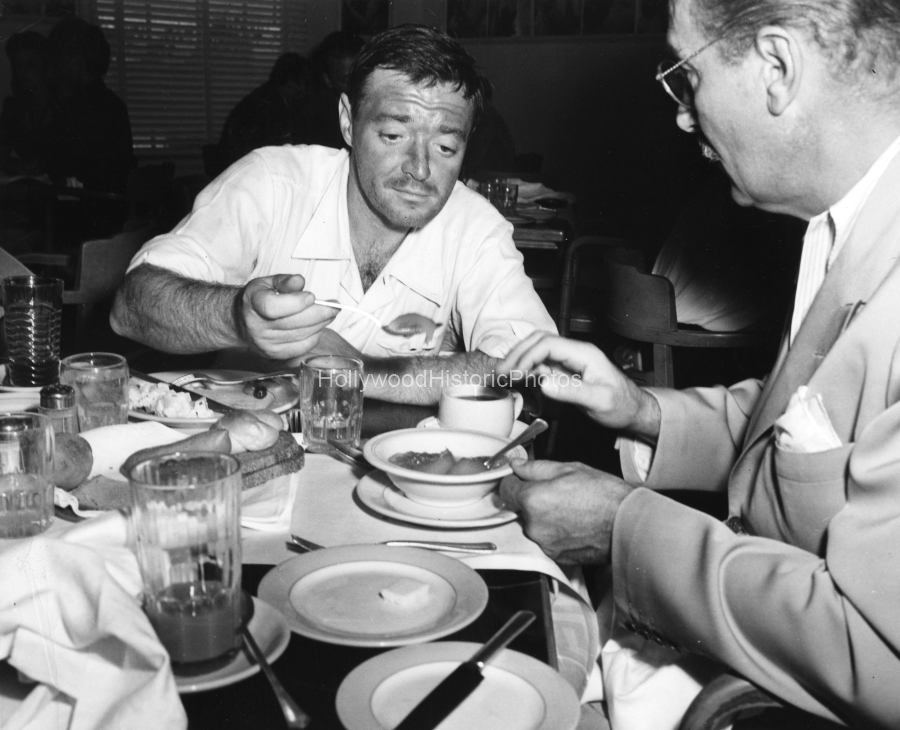Peter Lorre 1944.jpg